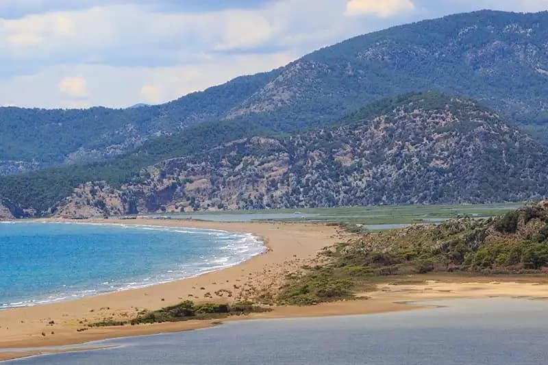 İztuzu Plajı Nerede? Dalyan'ın Gizli Cenneti Hakkında Bilmeniz Gerekenler